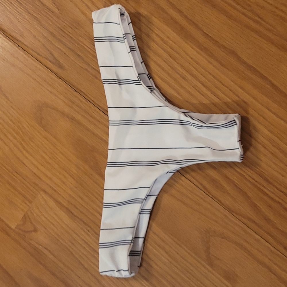 Size Extra Small Bikini Bottom